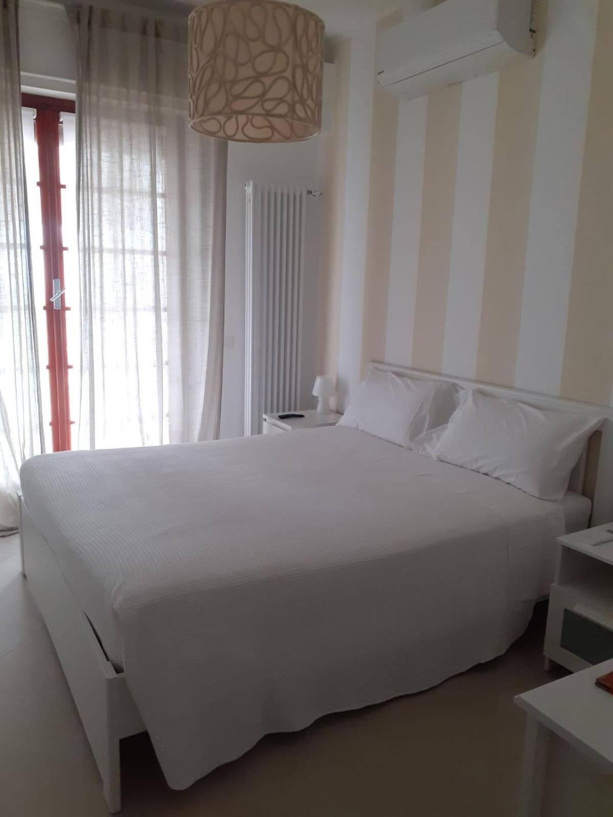 Bressa De Ma Affittacamere, Room & Breakfast Pietra Ligure Δωμάτιο φωτογραφία